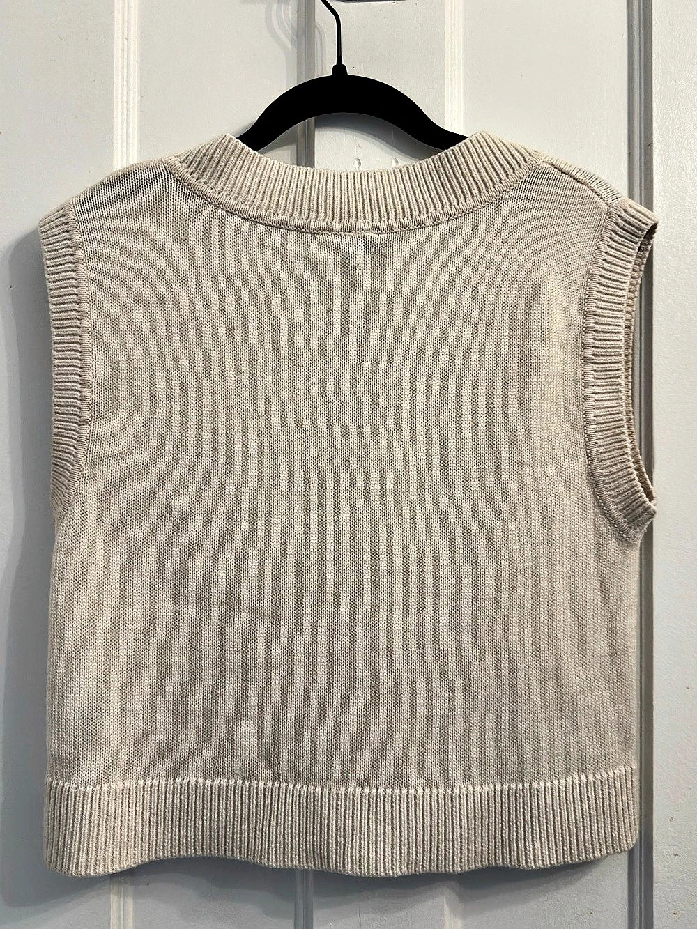 H&M V-neck Sweater Vest Cream - Picture 2 of 2